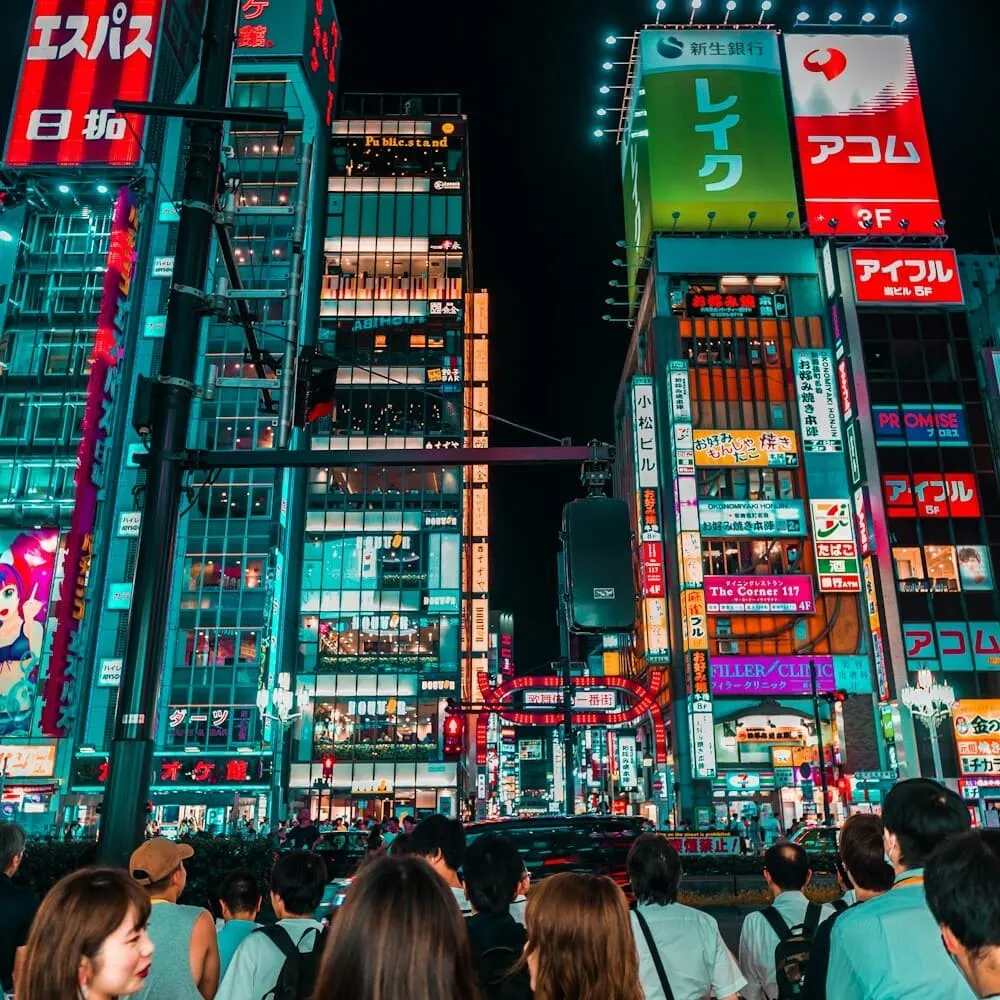 8 Ways Implicit Cultural Cues Shape Advertisement Perception